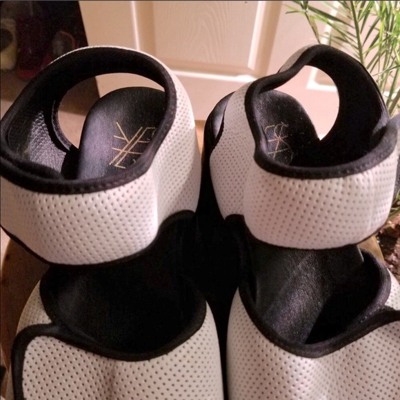 YES “SLAM” Platform Sandals NWOB - Picture 4 of 5